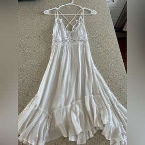 Cute flowy night gown or sun dress. White and lace